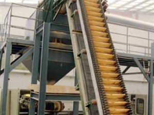 DJ型大傾角擋邊帶式輸送機 